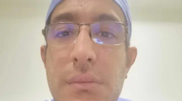 مأساة في السويس: وفاة الدكتور عمرو عبدالناصر أثناء عمله بالمجمع الطبي